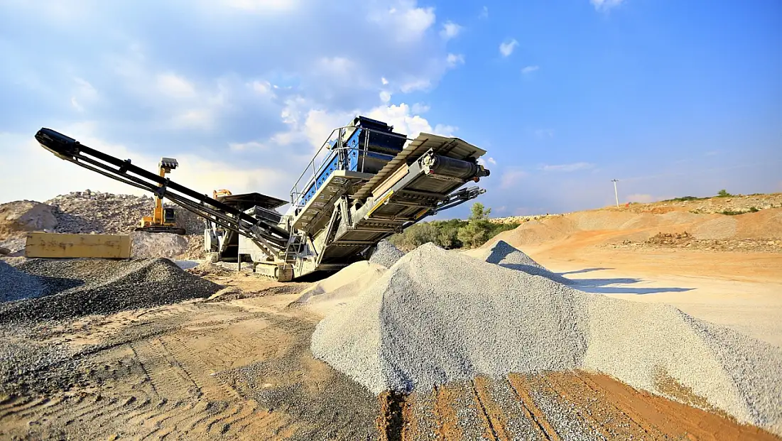 749 futbol sahası büyüklüğündeki hafriyatı bertaraf etti