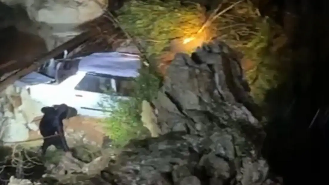 Bir kişi sele kapıldı Arama çalışmaları sürüyor