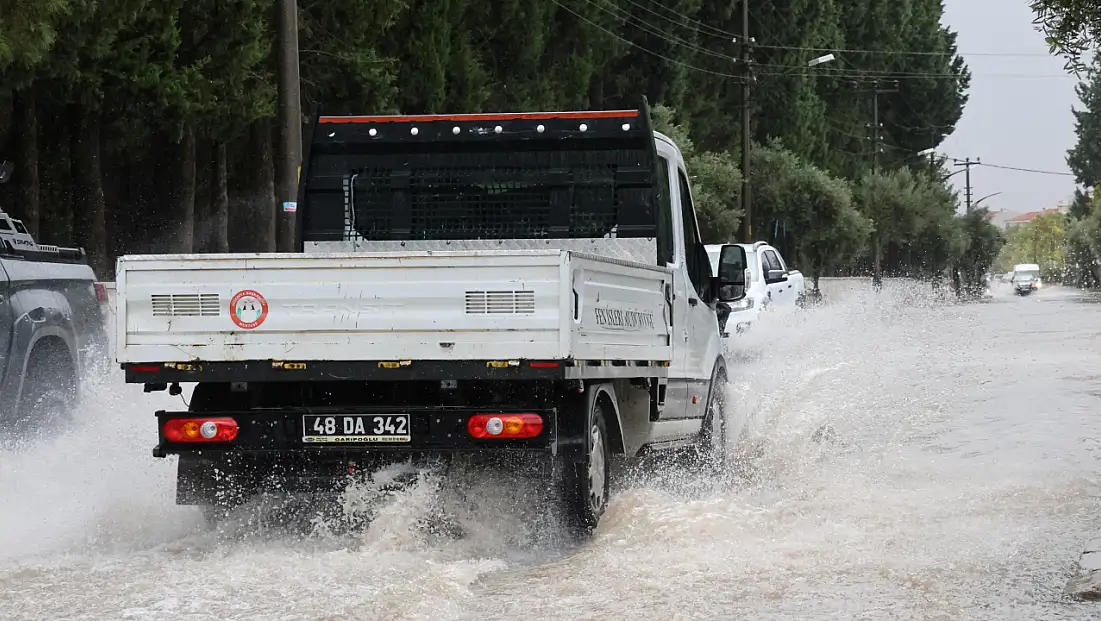 Bodrum ve çevresinde kuvvetli yağış etkili oldu: En fazla Yağış Ula’ya düştü