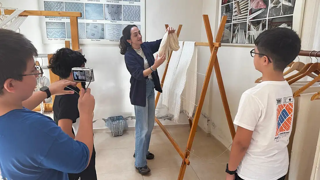 Dastar dokumacılığı öğrencilerin dijital dokunuşuyla geleceğe taşındı