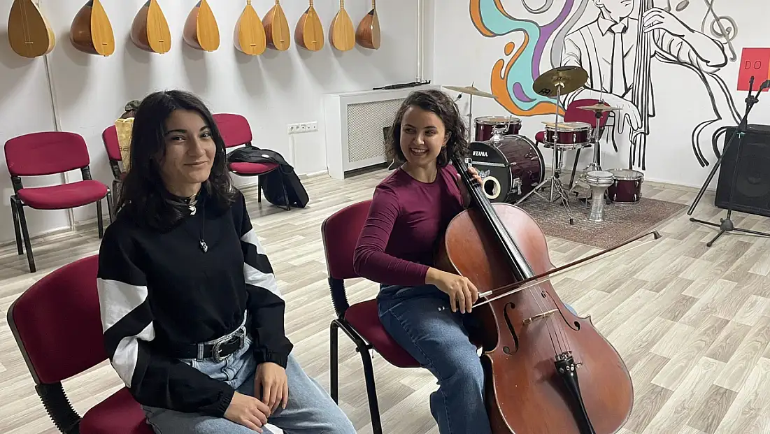 Gençler müzikle buluşuyor
