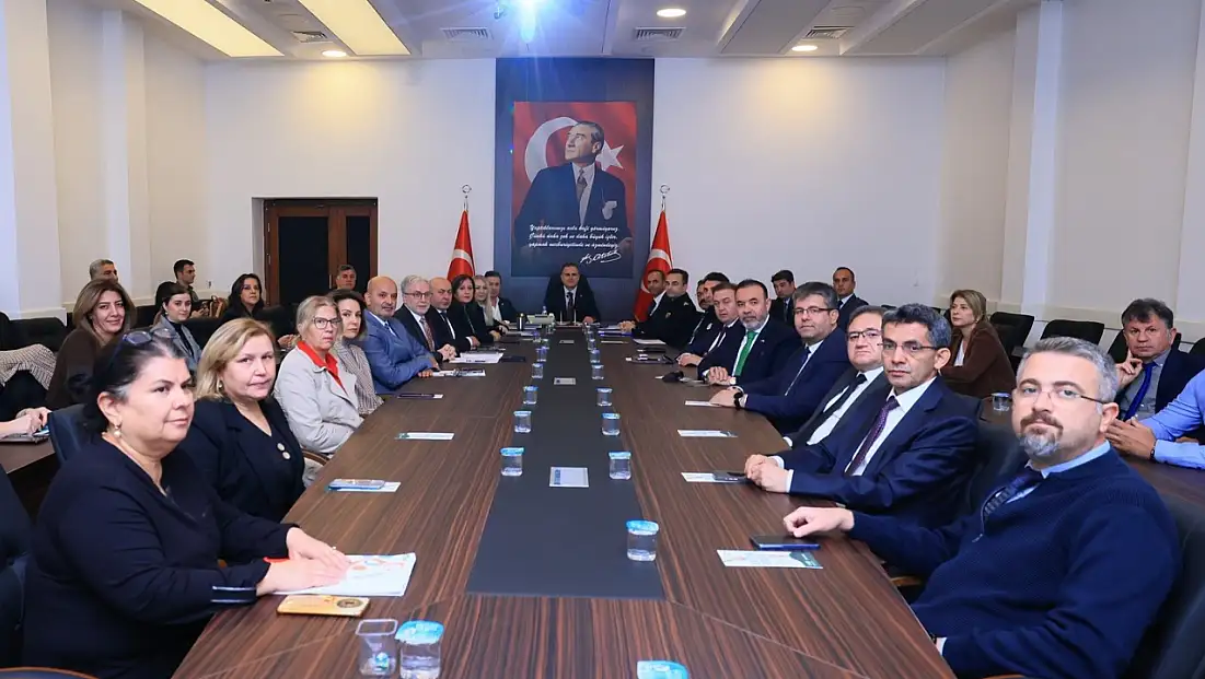 Vali Akbıyık Bağımlılıkla mücadele toplumsal bir seferberliktir