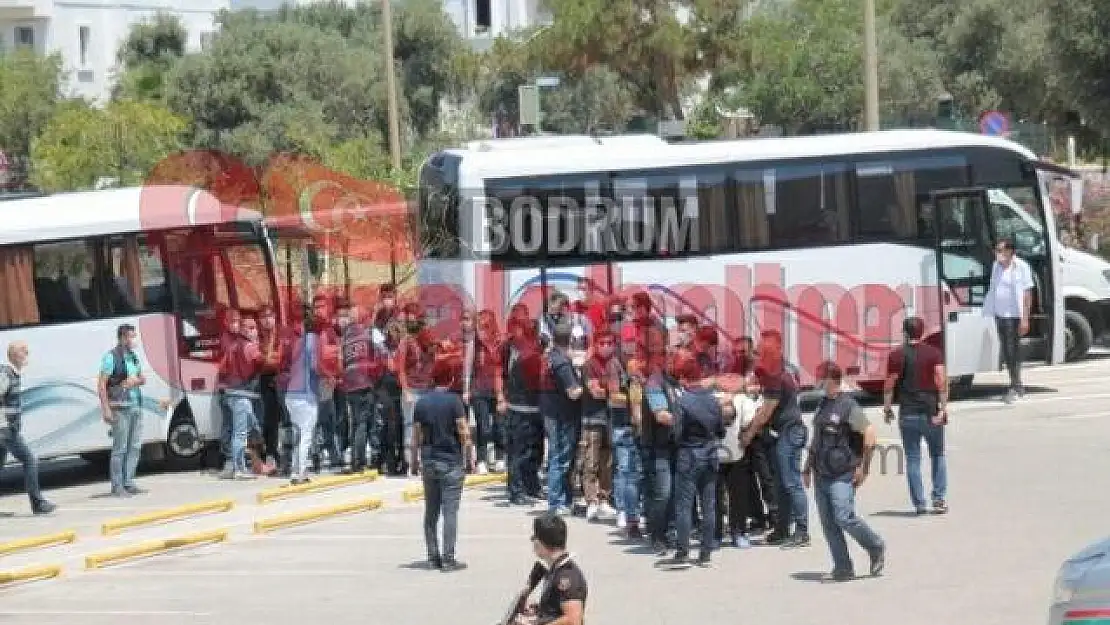 1 polisin şehit olduğu, 1 polisin yaralandığı silahlı saldırıyla ilgili 12 kişi tutuklandı