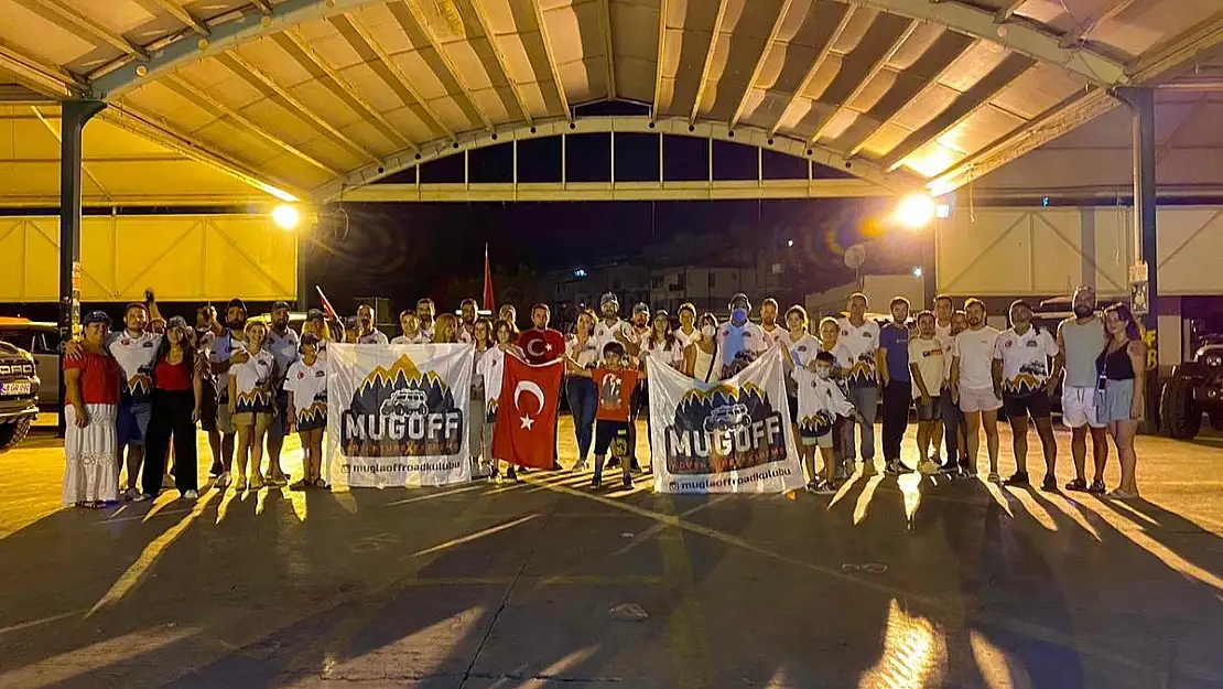 100 Araç katılımı ile  30 Ağustos Zafer Bayramını Kutladılar