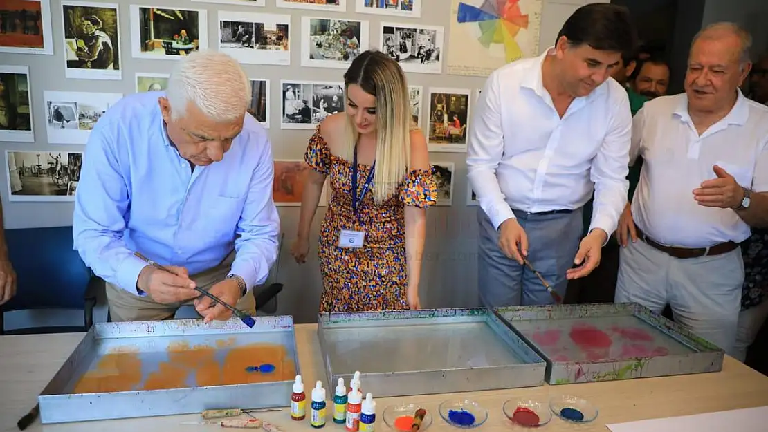 100 Yaş Evlerinde İkinci Baharı Yaşıyorlar