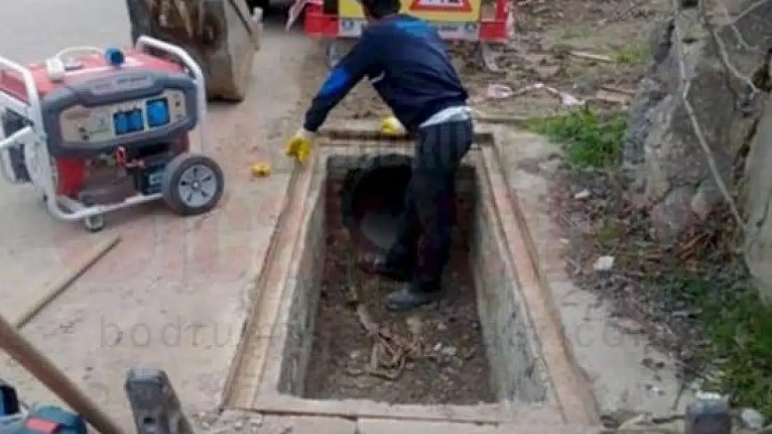 Bahçe Demirlerinden Sonra Mazgalları da Çaldılar