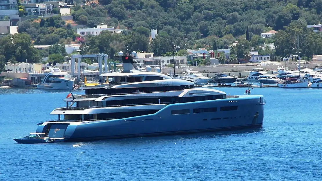 150 Milyon Dolarlık Yat Bodrum'a Demir Attı