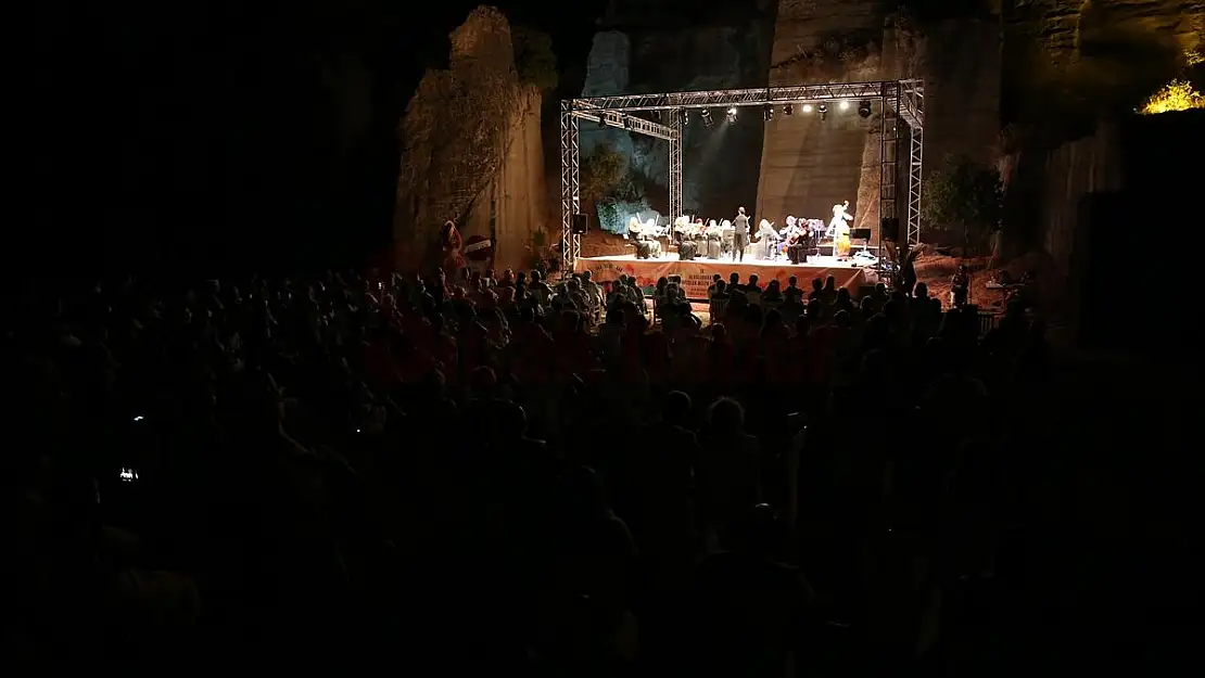 18. Uluslararası Gümüşlük Müzik Festivali Gülsin Onay ve Ancyra Ensemble konseriyle başladı
