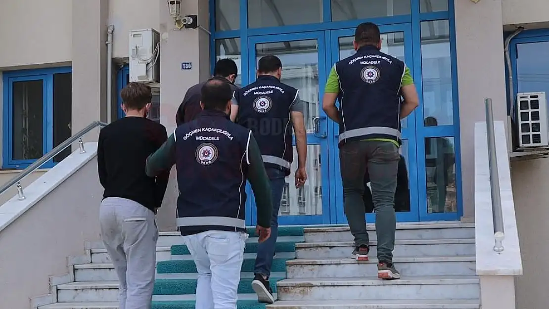 2 Göçmen Kaçakçısı Yakalandı