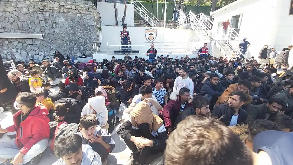 289 Göçmen ve 4 FETÖ Üyesi Yakalandı