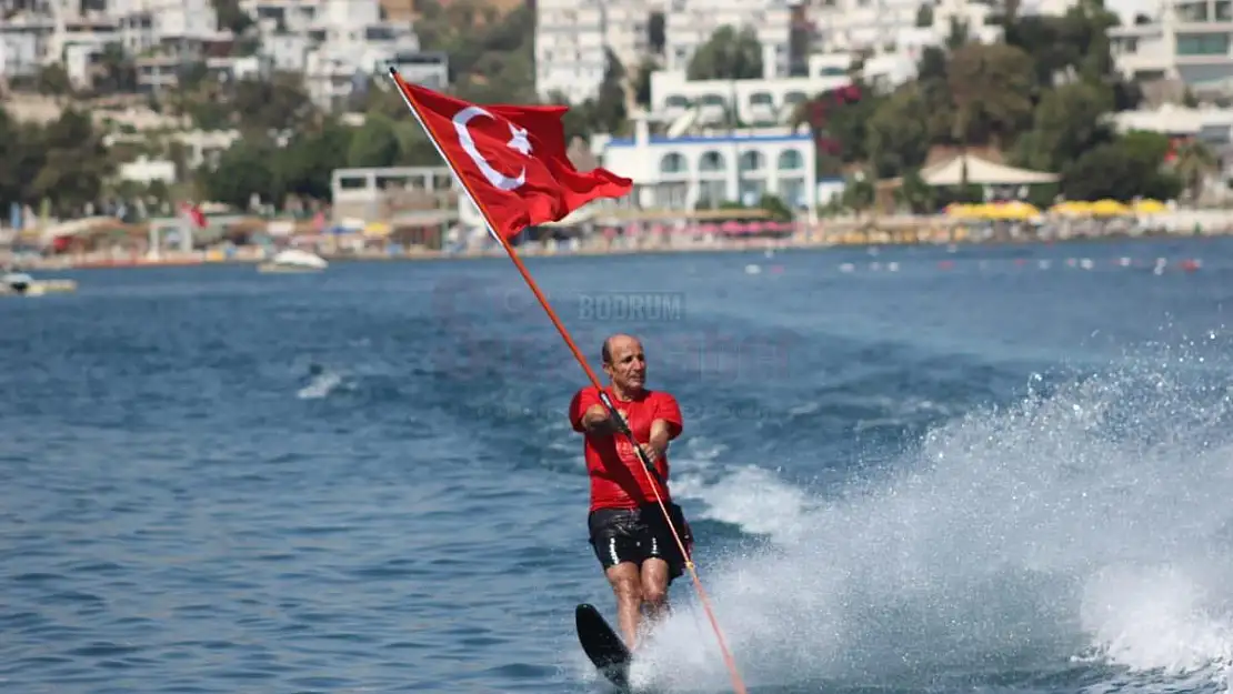 30 Ağustos Kutlamalarında Su Kayağı İle Etkinlik