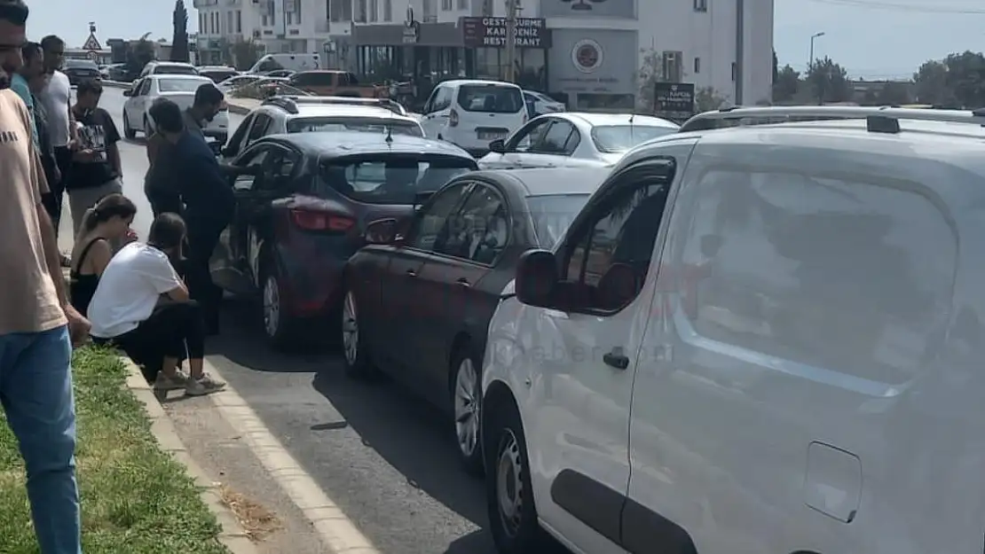 4 Aracın Karıştığı Zincirlemeli Kaza Meydana Geldi