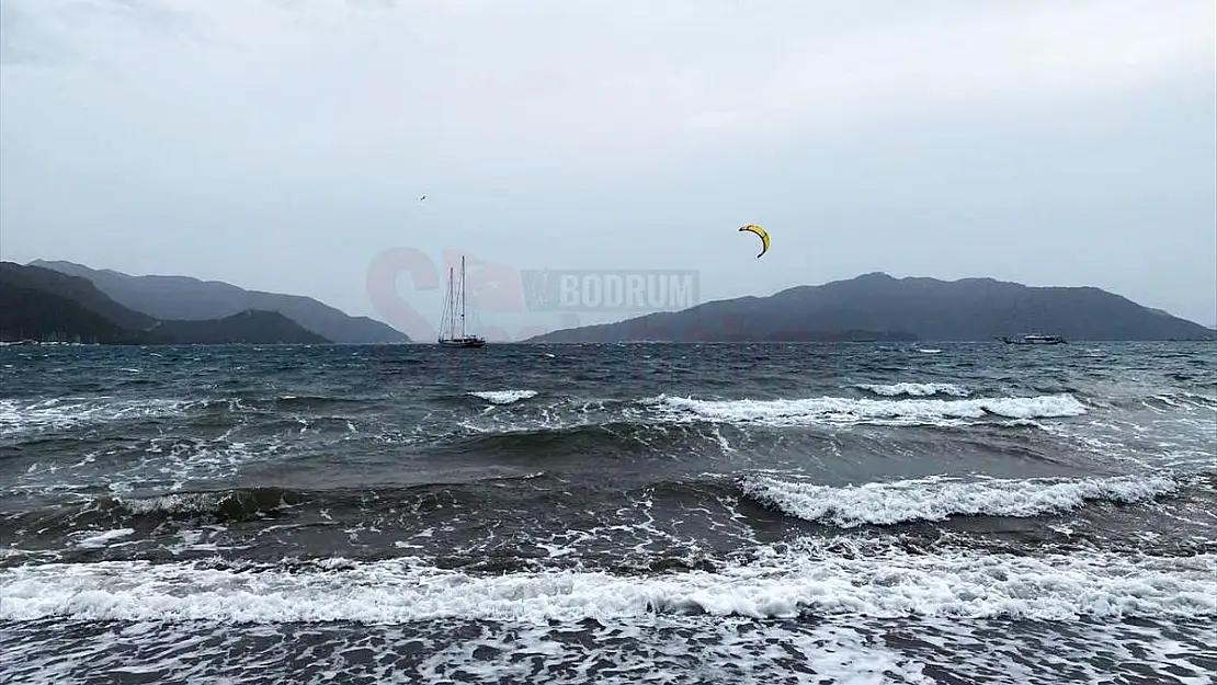 Adrenalin Tutkunları Keşişlemede Sörf Yaptı