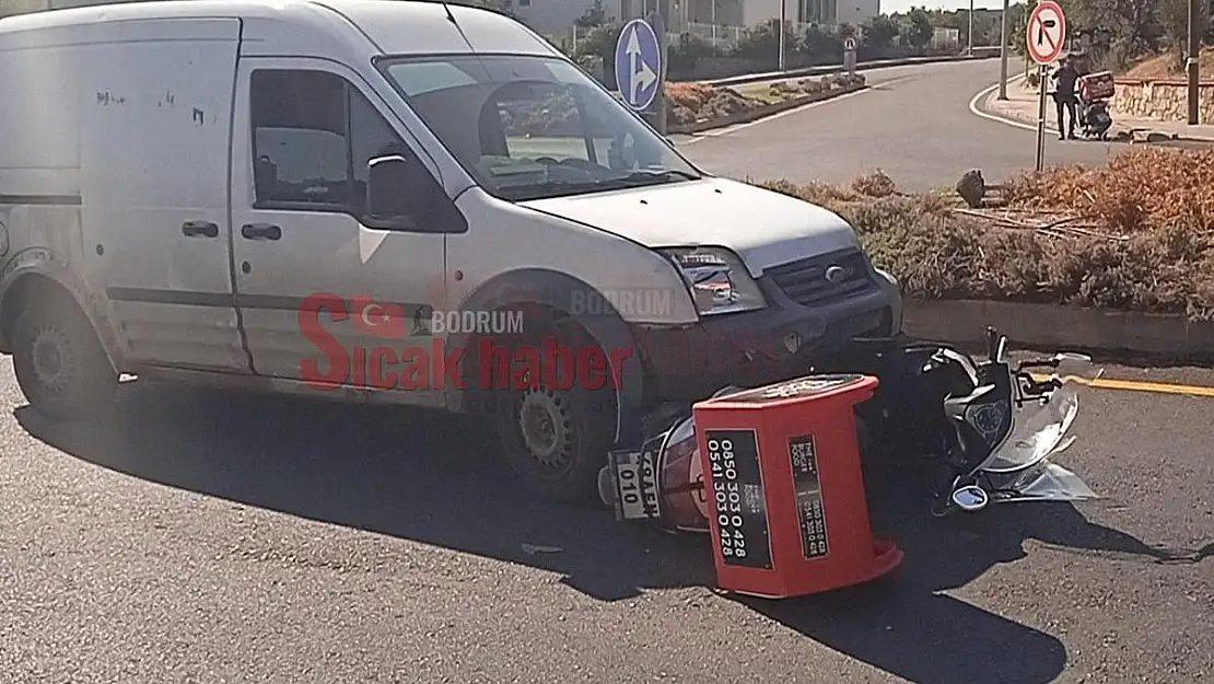 Araç Kadın Kuryeye Çarptı 1 Yaralı