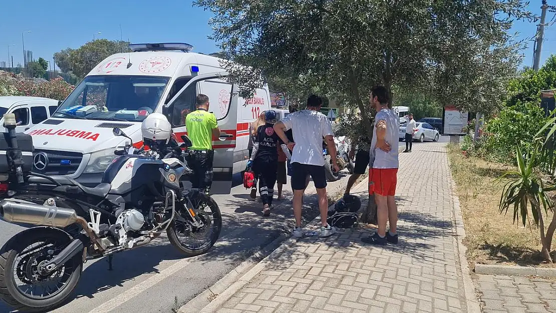 Aracın Kapısını Açtı, Baba ve Çocuğu Düşüp Yaralandı