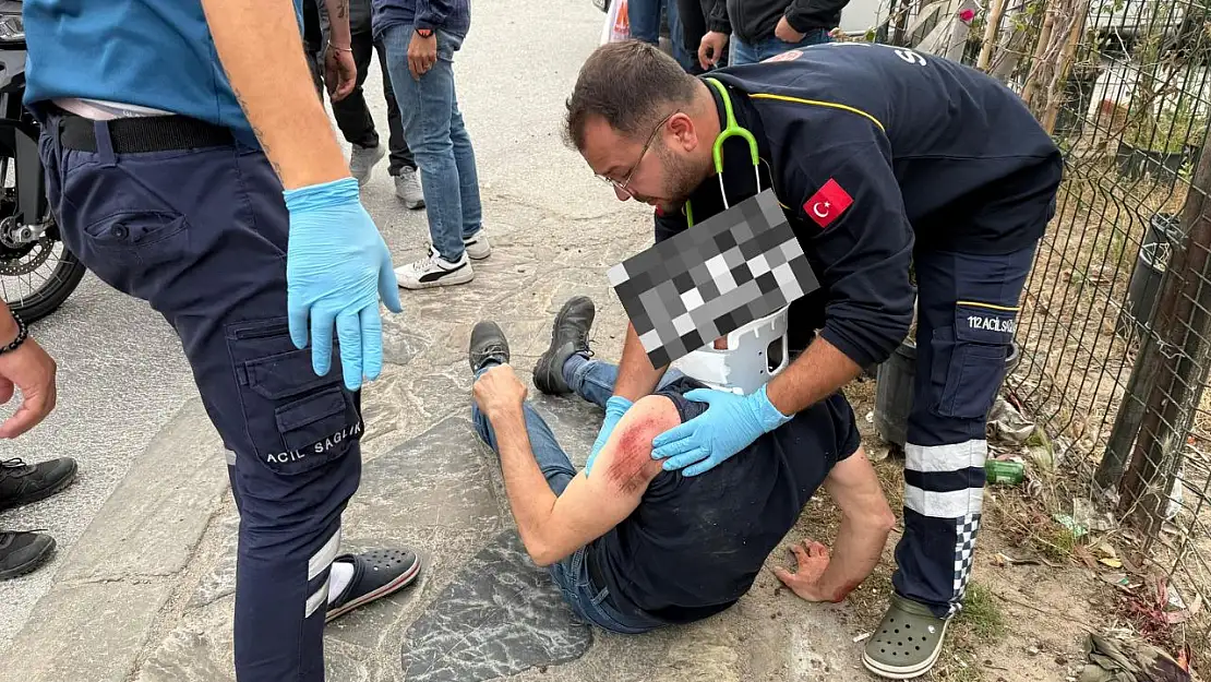 Araçtan Kaçtı, Kaldırıma Daldı: Motosikletli Yayayı Yaraladı
