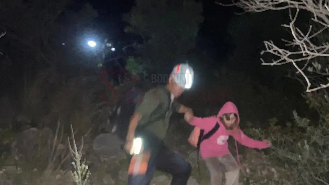 ARAZİDE KAYBOLAN 4 TURİST KURTARILDI