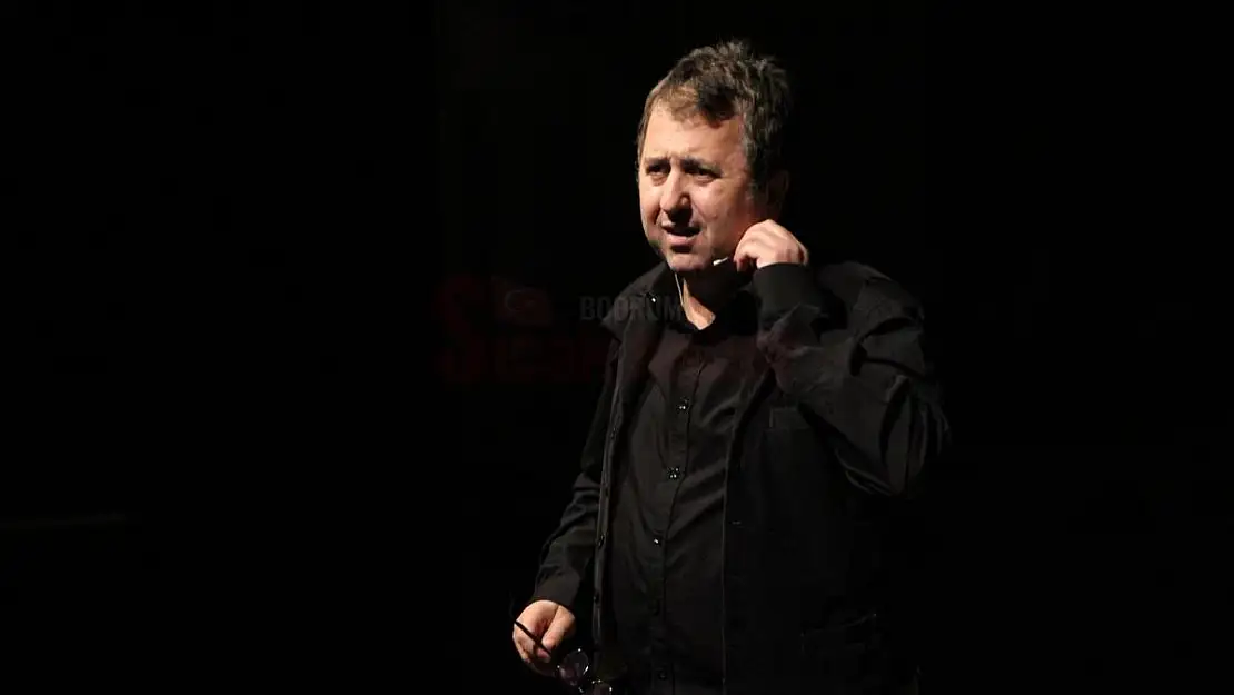 Aziz Nesin'in 'Yaşar Ne Yaşar Ne Yaşamaz' Adlı Oyunu Sahnelendi. 
