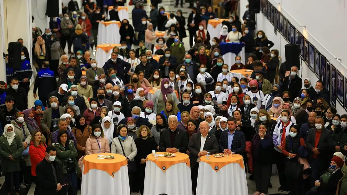 Başkan Gürün, 290 Muğlalı Kadını Çanakkale'ye Uğurladı
