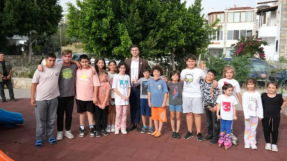 Başkan Mandalinci, Parkta Çocuklarla Buluştu