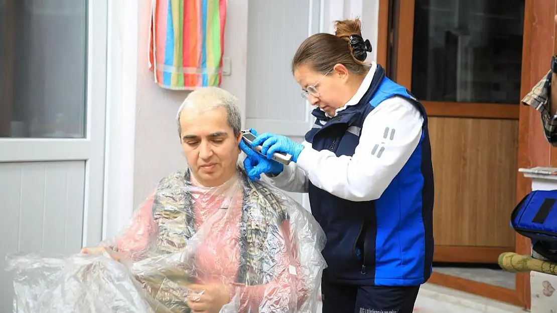 Bayram Öncesi Büyükşehir Dokunuşu: Evde Bakım Hizmetiyle Binlerce Kişiye Ulaştı