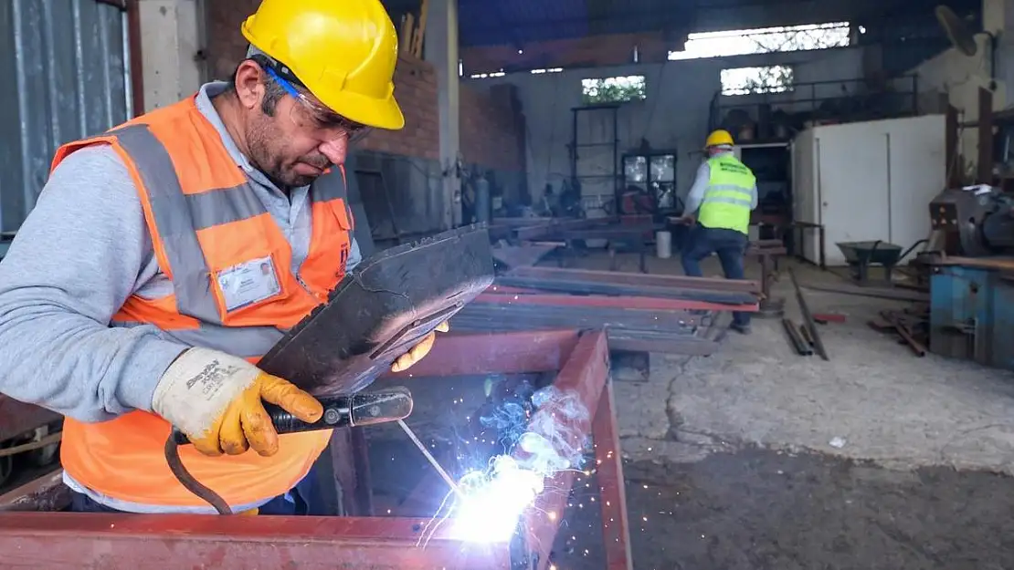 Belediye Atölyelerinden Tasarruflu Çalışmalar