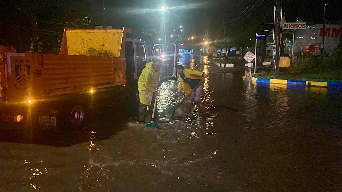 Belediye Ekipleri Sahada Yerini Aldı