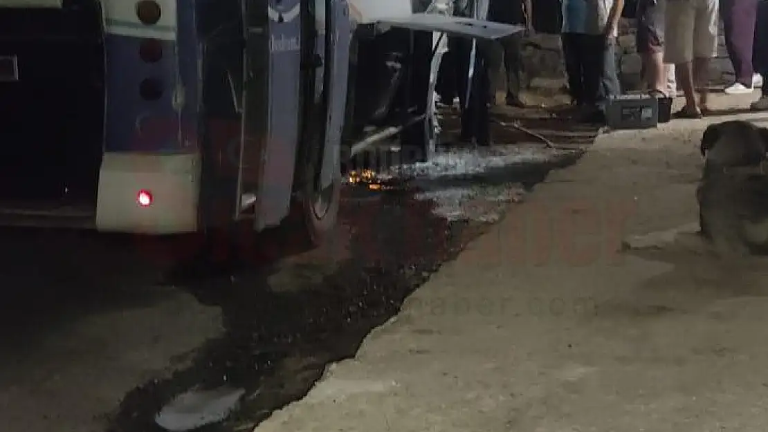 Belediye Personel Aracı Servis Dağıtırken Aniden Alev Aldı