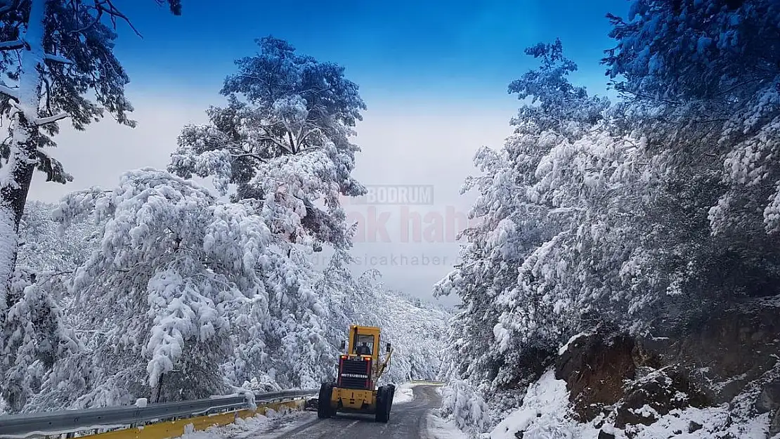 BELEDİYENİN KAR TEDBİRİ, BODRUM'DA MAĞDURİYETLERİ ÖNLEDİ