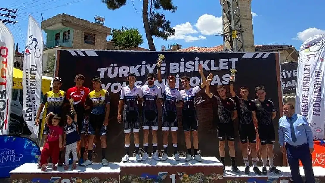 Bisikletçiler Türkiye 3'cüsü Oldu