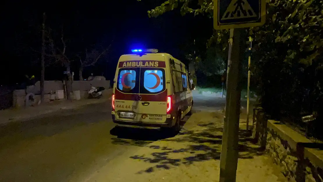 Bitez'de motosiklet yayalara çarptı: 2 yaralı