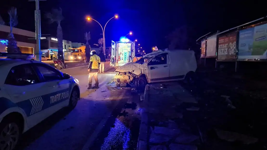 Bitez'de Taklalar Atarak Hurdaya Dönen Araçta 1 kişi Yaralandı