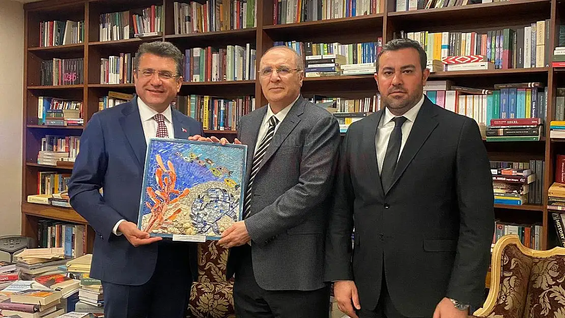 'Bodrum, Açık Denizde Dümeni Kırılmış Gemi Gibi'