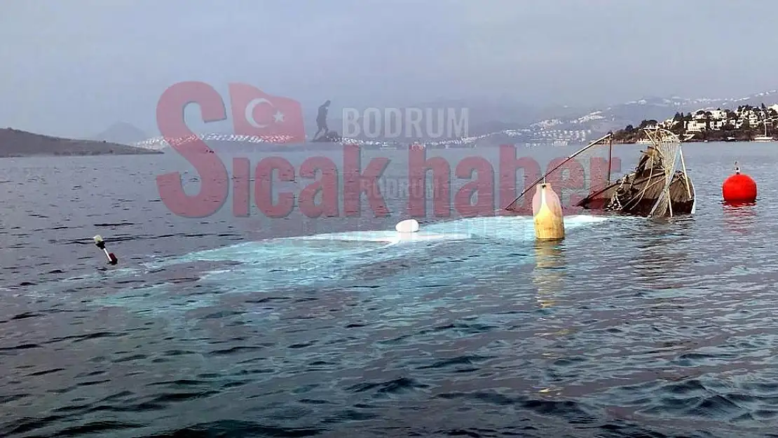 Bodrum Açıklarında Bir Tur Teknesi Tamamen Battı!
