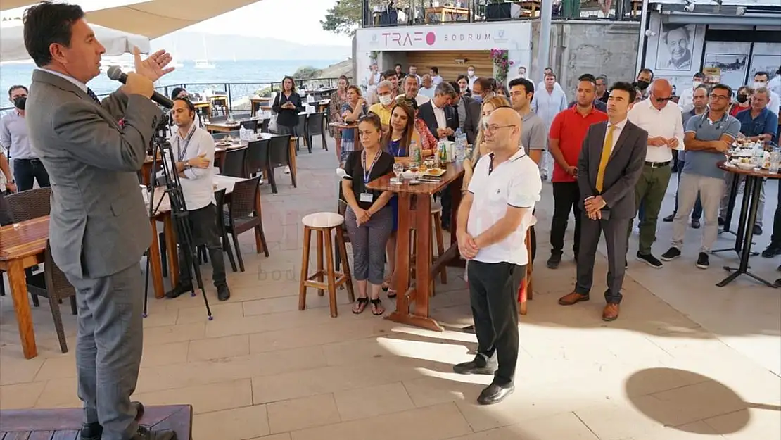 Bodrum Belediye Başkanı Aras, personelle bayramlaştı