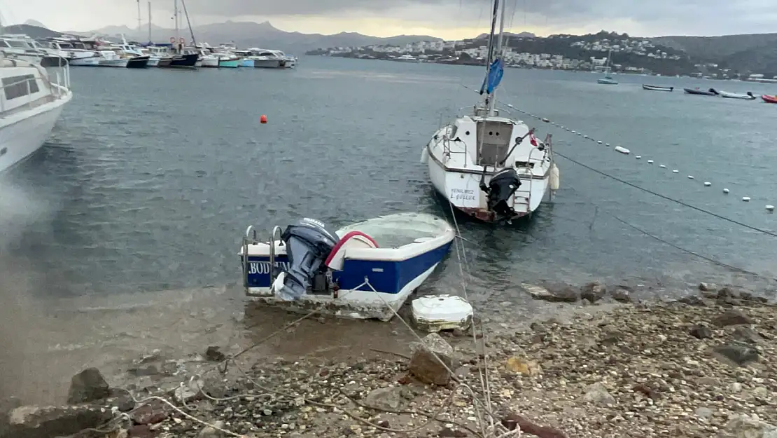 Bodrum'da fırtına etkisini gösterdi