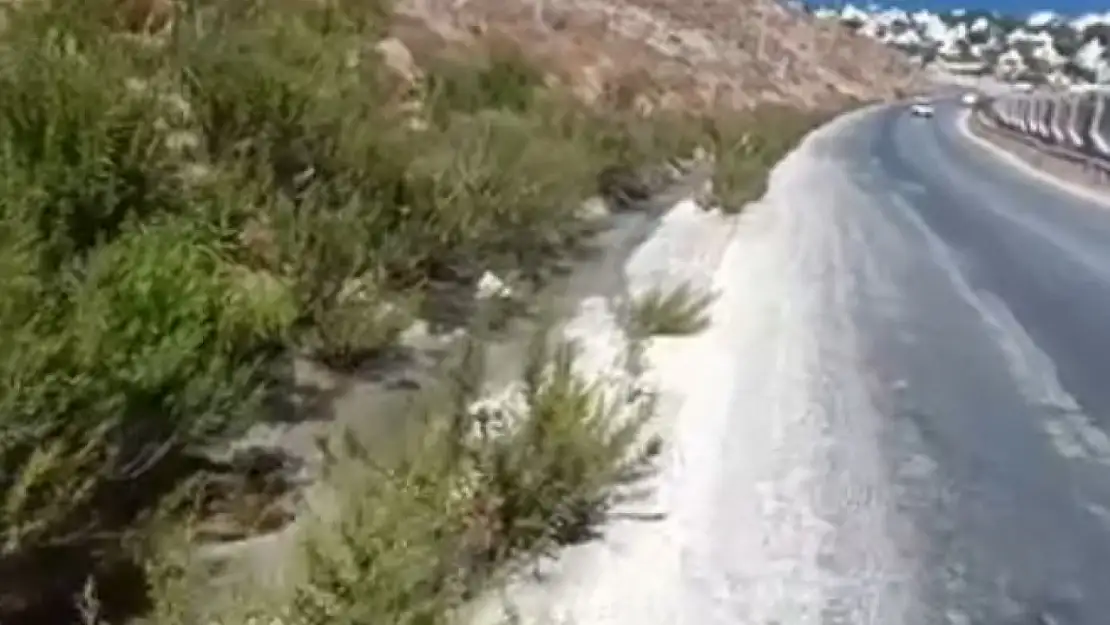 Bodrum'da su krizi ! tonlarca temiz su yollara akıyor yetkililer sessiz kalıyor !