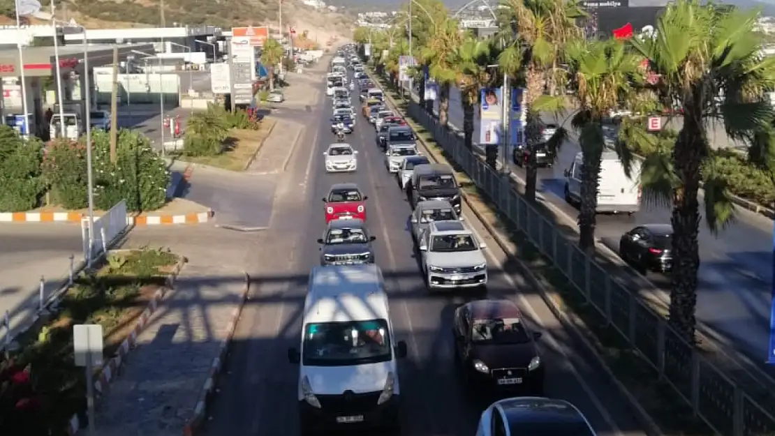 Bodrum'da trafik çilesi bitmiyor