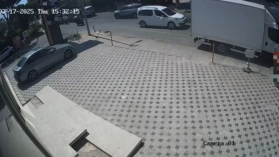 Bodrum'da trafik yoğunluğunda kaza: 4 araçta maddi hasar