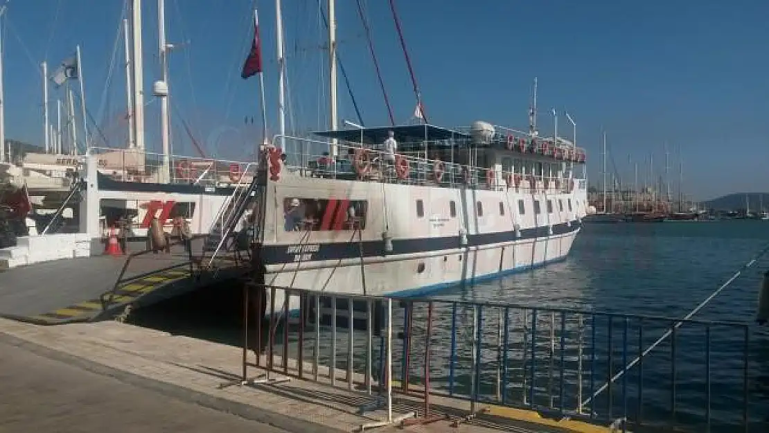 Bodrum-Datça arası feribot seferlerine fırtına engeli...