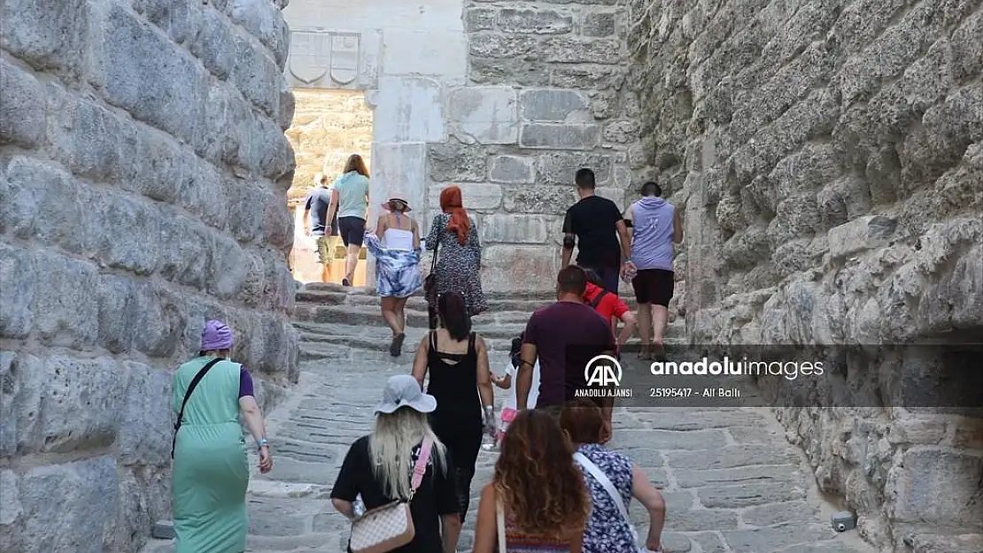 Bodrum Kalesi Kurban Bayramı tatilinde ziyaretçi akınına uğradı