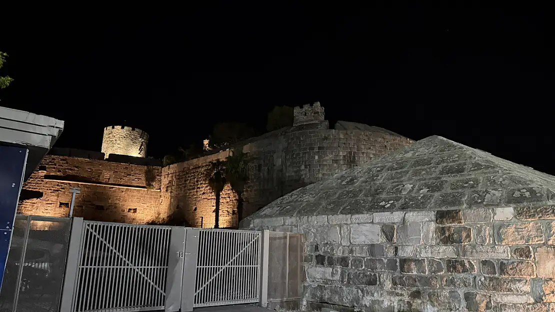 Bodrum Kalesinde Feci Kaza! 25 Metre Yükseklikten Düştü!