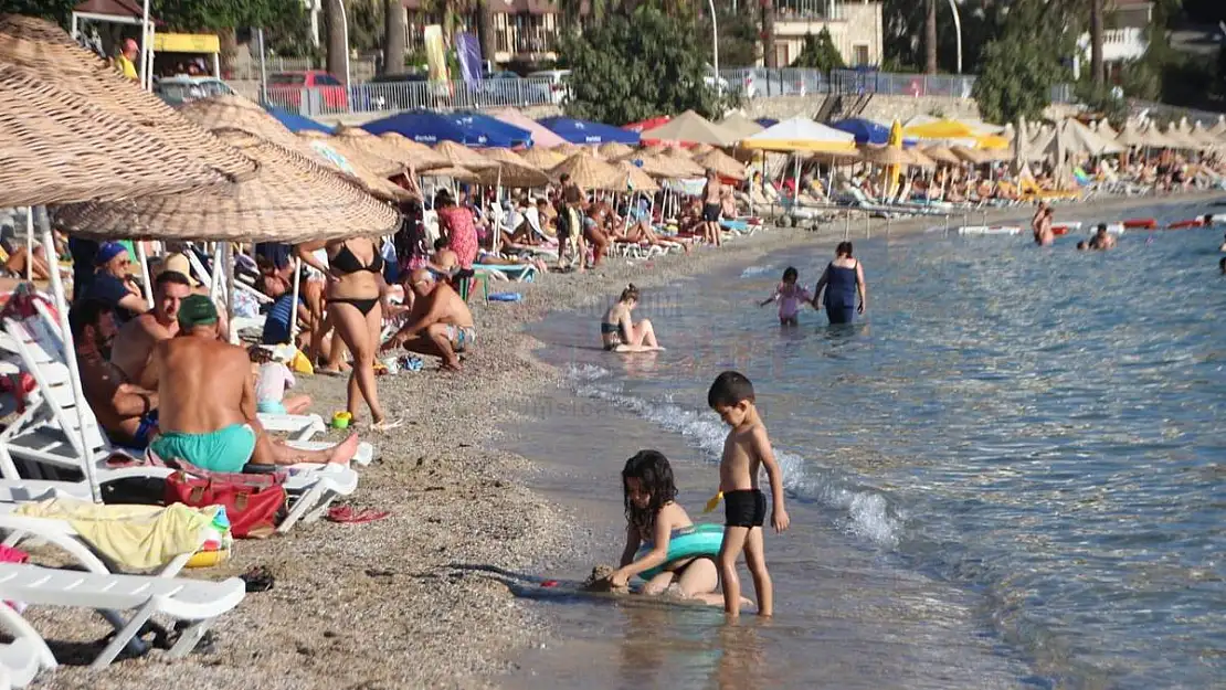 Bodrum Sahillerinde Yoğunluk Sürüyor