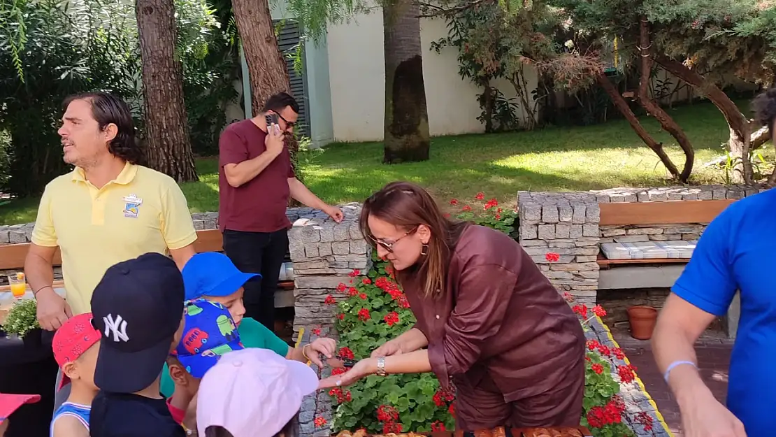 Bodrum Sosyal Hizmet Merkezi'nden Anlamlı Karne Kutlaması