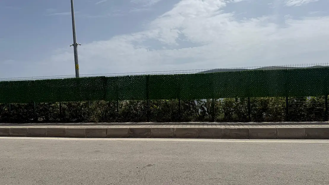 Bodrum'un Eşsiz Manzarasına 'Çim Seddi' !