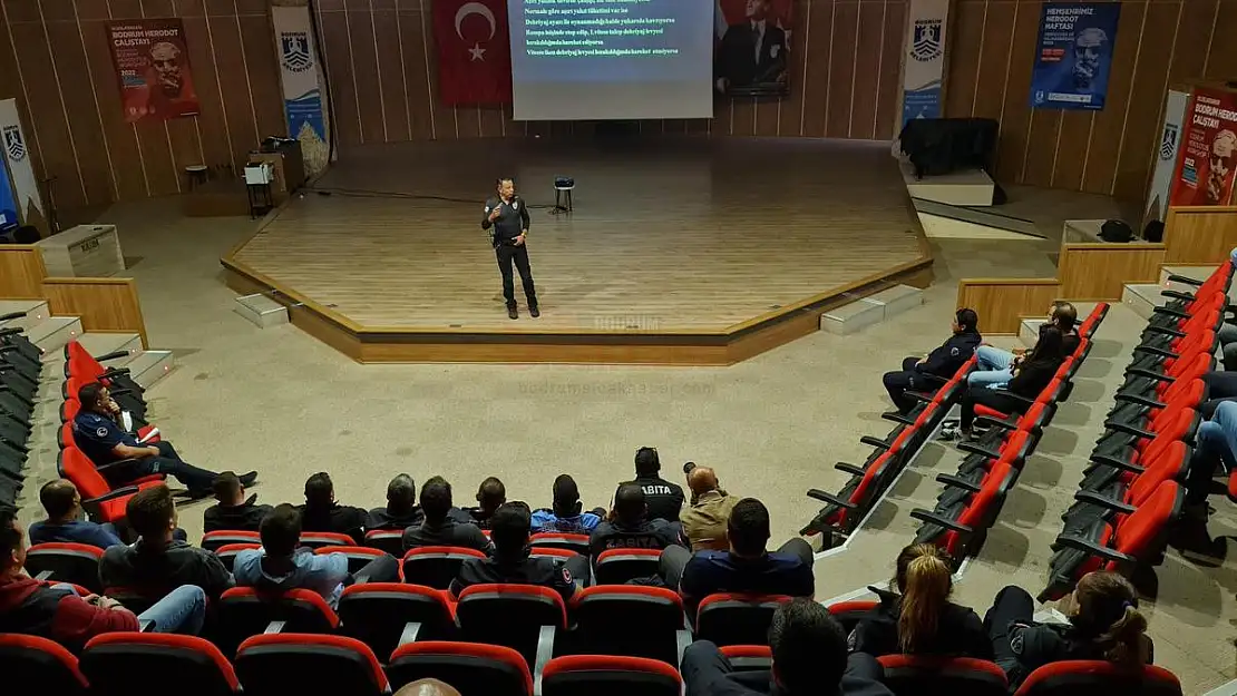 Bodrum Zabıtası Motosikletli Ekiplere Güvenli Sürüş Eğitimi Veriliyor