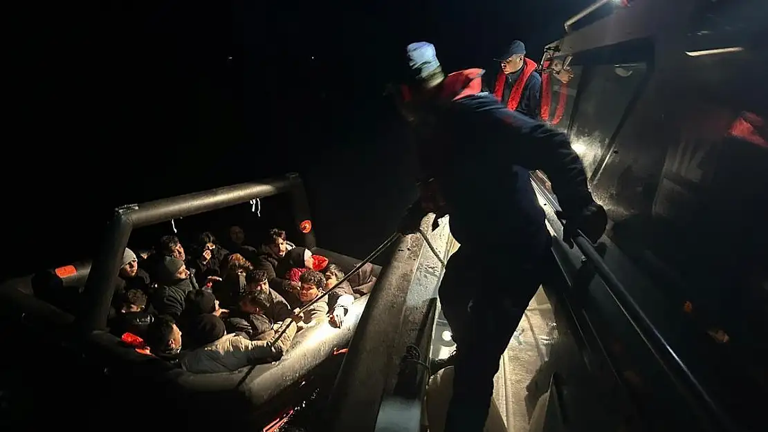 Bodrum'da 6'sı Çocuk 21 Düzensiz Göçmen Kurtarıldı