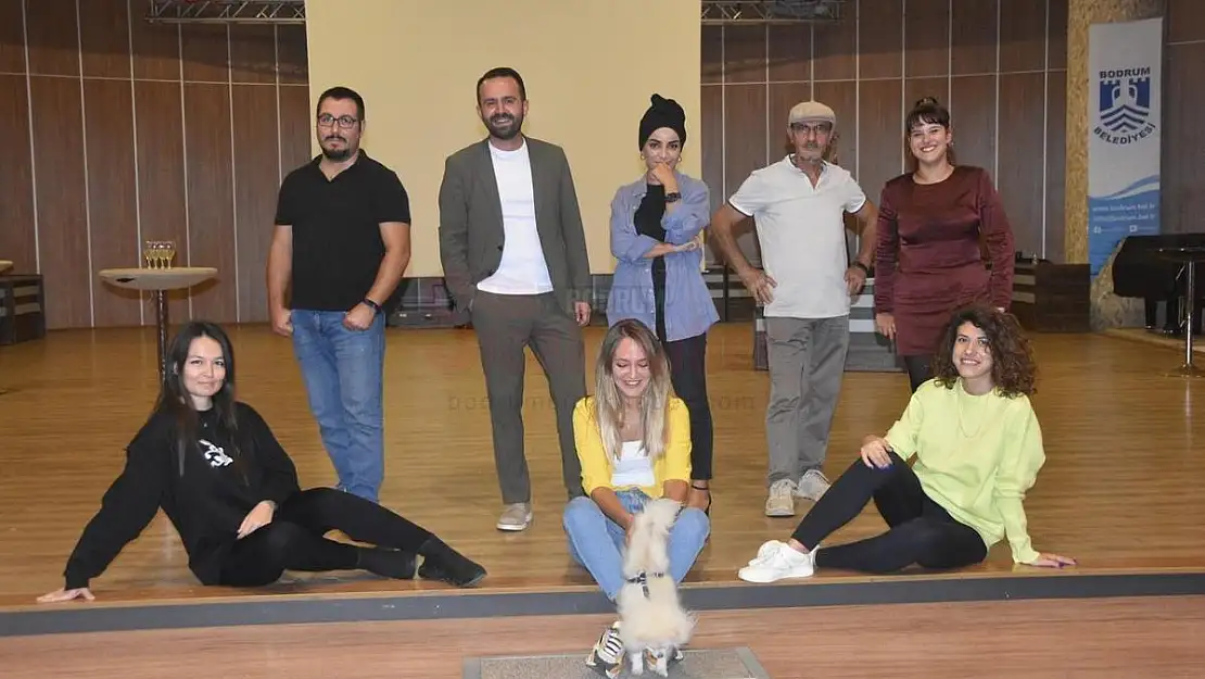 Bodrum'da Avukatlar Duruşma Salonlarından Tiyatro Sahnelerine Sanat Akımı Başlattı