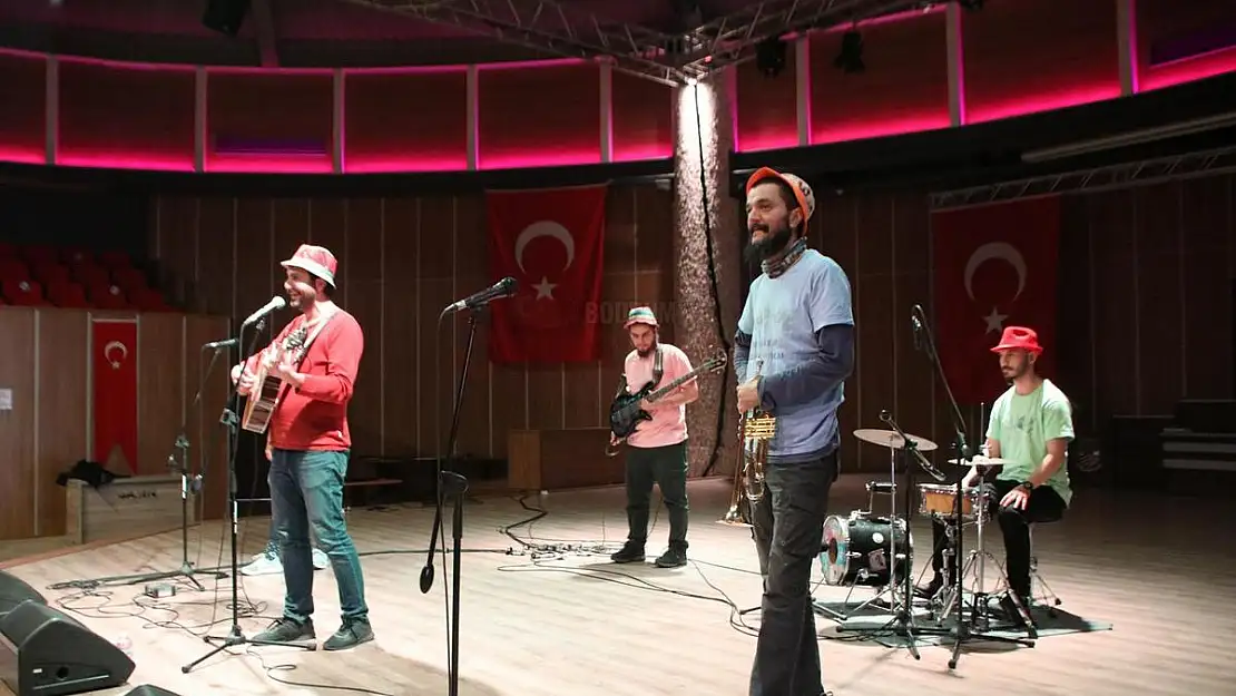 BODRUM'DA DÜNYA ÇOCUK KİTAPLARI HAFTASI ETKİNLİĞİ DÜZENLENDİ