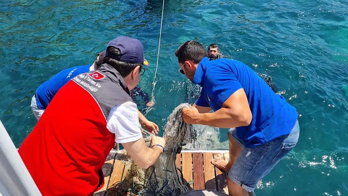 Bodrum'da Hayalet Ağ Temizliği Yapıldı